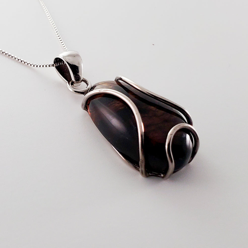 Oval Amber Pendant, Taylor